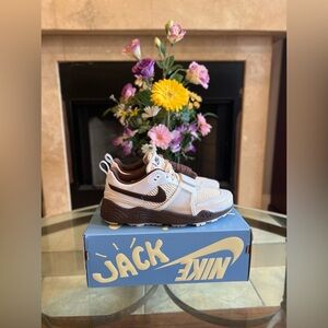 Size 9.5-Nike Zoom Field Jaxx Travis Scott Light Chocolate HQ3073-100 Ship now